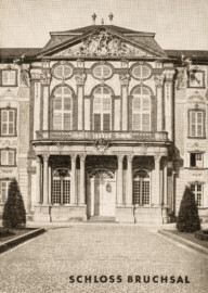 Schloss Bruchsal - Hauptbau / Mittelrisalit - Einband / Vorderseite des "Führer zu großen Baudenkmälern, Schloss Bruchsal, Heft 38, Deutscher Kunstverlag, Berlin, 1944"; Reproduktion durch Dr. Manfred Schneider, Nußloch