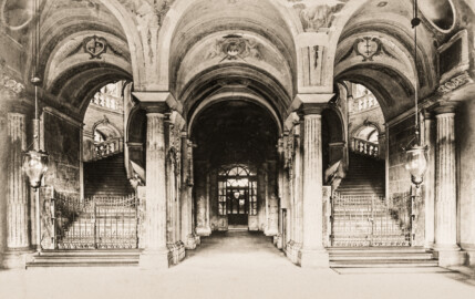 Schloss Bruchsal - Eingangshalle / Intrada, Haupttreppe, Grotte - (Aufnahme und Abzug von Carl Ohler, undatiert; entnommen einem privaten Album des Fotografen; Album mit freundlicher Genehmigung zur Verfügung gestellt von Frau Margarethe Ohler-Grabenstein; Reproduktion durch Dr. Manfred Schneider, November 2021)