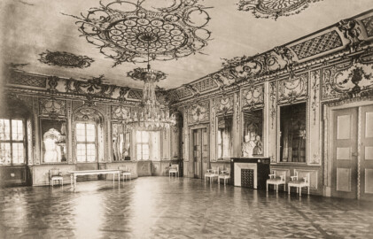Schloss Bruchsal - Kammermusiksaal - (Aufnahme und Abzug von Carl Ohler, undatiert; entnommen einem privaten Album des Fotografen; Album mit freundlicher Genehmigung zur Verfügung gestellt von Frau Margarethe Ohler-Grabenstein; Reproduktion durch Dr. Manfred Schneider, November 2021)