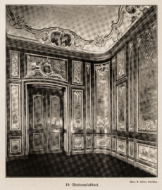 Schloss Bruchsal - Watteaukabinett - (Fotograf: Carl Ohler, Bruchsal; Bildnachweis: Seite 47 des Buchs: "Anton Wetterer: Das Bruchsaler Schloß - Seine Baugeschichte und seine Kunst - Zur Zweihundertjahrfeier der Grundsteinlegung - 1922 herausgegeben - Zweite verbesserte Auflage, 1927 - Verlag C.F. Müller, Karlsruhe i.B."; Reproduktion durch Dr. Manfred Schneider, November 2021) Schloss Bruchsal - Watteaukabinett - (Fotograf: Carl Ohler, Bruchsal; Bildnachweis: Seite 47 des Buchs: "Anton Wetterer: Das Bruchsaler Schloß - Seine Baugeschichte und seine Kunst - Zur Zweihundertjahrfeier der Grundsteinlegung - 1922 herausgegeben - Zweite verbesserte Auflage, 1927 - Verlag C.F. Müller, Karlsruhe i.B."; Reproduktion durch Dr. Manfred Schneider, November 2021)