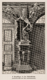 Schloss Bruchsal - Papstfigur in der Schloßkirche - (Denkmälerarchiv des Bad. Landesmuseums; Bildnachweis: Seite 21 des Buchs: "Anton Wetterer: Das Bruchsaler Schloß - Seine Baugeschichte und seine Kunst - Zur Zweihundertjahrfeier der Grundsteinlegung - 1922 herausgegeben - Zweite verbesserte Auflage, 1927 - Verlag C.F. Müller, Karlsruhe i.B."; Reproduktion durch Dr. Manfred Schneider, November 2021)
