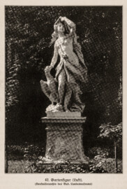 Schloss Bruchsal - Gartenfigur (Luft) - (Denkmälerarchiv des Bad. Landesmuseums; Bildnachweis: Seite 96 des Buchs: "Anton Wetterer: Das Bruchsaler Schloß - Seine Baugeschichte und seine Kunst - Zur Zweihundertjahrfeier der Grundsteinlegung - 1922 herausgegeben - Zweite verbesserte Auflage, 1927 - Verlag C.F. Müller, Karlsruhe i.B."; Reproduktion durch Dr. Manfred Schneider, November 2021) Schloss Bruchsal - Gartenfigur (Luft) - (Denkmälerarchiv des Bad. Landesmuseums; Bildnachweis: Seite 96 des Buchs: "Anton Wetterer: Das Bruchsaler Schloß - Seine Baugeschichte und seine Kunst - Zur Zweihundertjahrfeier der Grundsteinlegung - 1922 herausgegeben - Zweite verbesserte Auflage, 1927 - Verlag C.F. Müller, Karlsruhe i.B."; Reproduktion durch Dr. Manfred Schneider, November 2021)