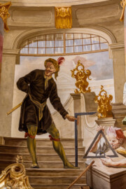 Schloss Bruchsal - Hauptbau / Corps de Logis - Beletage - Kuppelsaal - Kuppelfresko - Ausschnitt aus dem östlichen "irdischen" Bereich; Darstellung von Johann Michael Ludwig Rohrer, Hofbaumeister der Markgräfin Franziska Sibylla Augusta von Sachsen-Lauenburg in Rastatt (urspünglich gemalt 1752 von Johannes Zick und Sohn Januarius, originalgetreu rekonstruiert 1966 von Karl Manninger) (aufgenommen im Juni 2018, am späten Nachmittag)
