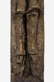 Schloss Bruchsal - Kirchenflügel / Hofkirche / St. Damian und Hugo - Von Innen - Ausschnitt aus großem Kruzifix im Altarbereich (freigestellt), geschaffen von Fritz Wotruba (aufgenommen im August 2018, am frühen Nachmittag) Schloss Bruchsal - Kirchenflügel / Hofkirche / St. Damian und Hugo - Von Innen - Ausschnitt aus großem Kruzifix im Altarbereich (freigestellt), geschaffen von Fritz Wotruba (aufgenommen im August 2018, am frühen Nachmittag)