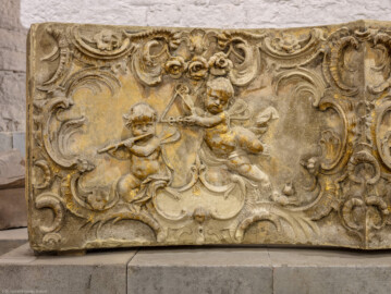 Schloss Bruchsal - Kirchenflügel / Hofkirche / St. Damian und Hugo - Von Innen - Keller / Lapidarium - Balustrade des Gartenbalkons des Corps de Logis, datiert Mitte 18. Jahrhundert (aufgenommen im Oktober 2018, am frühen Nachmittag) Schloss Bruchsal - Kirchenflügel / Hofkirche / St. Damian und Hugo - Von Innen - Keller / Lapidarium - Balustrade des Gartenbalkons des Corps de Logis, datiert Mitte 18. Jahrhundert (aufgenommen im Oktober 2018, am frühen Nachmittag)