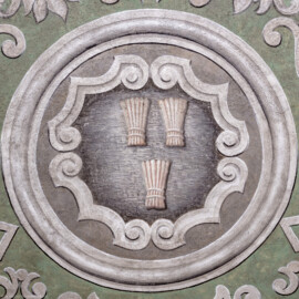 Schloss Bruchsal - Hauptbau - Erdgeschoss - Gartensaal / Sala Terrena - Gewölbefeld über der Westtür - 9. Wappenelement - Zählung beginnend an der Osttür, dann im Kreis nach Süden (Malereien ursprünglich von Giovanni Francesco Marchini, zwischen 1731 und 1736, restauriert von der Restauratoren-Arbeitsgemeinschaft Alfred Panowsky / Klaus Siller, 1982 bis 1986) (aufgenommen im November 2018, am Nachmittag)