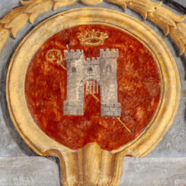 Schloss Bruchsal - Hauptbau - Erdgeschoss - Gartensaal / Sala Terrena - Bogenfeld über der Südtür - 5. Wappen (element) der Propstei Weißenburg - Zählung beginnend an der Osttür, dann im Kreis nach Süden (Malereien ursprünglich von Giovanni Francesco Marchini, zwischen 1731 und 1736, restauriert von der Restauratoren-Arbeitsgemeinschaft Alfred Panowsky / Klaus Siller, 1982 bis 1986) (aufgenommen im November 2018, am Nachmittag)