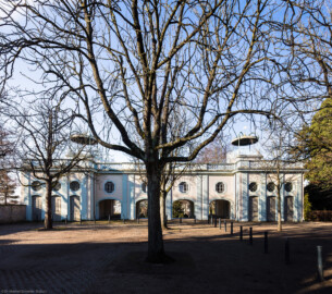 Bruchsal - Belvedere / Schießhaus - Von Außen / Von Osten - Blick auf die Ostfassade des Belvedere (ursprünglich erbaut 1756-61 nach Plänen von Leonhard Stahl) (aufgenommen im Januar 2019, am späten Vormittag) Bruchsal - Belvedere / Schießhaus - Von Außen / Von Osten - Blick auf die Ostfassade des Belvedere (ursprünglich erbaut 1756-61 nach Plänen von Leonhard Stahl) (aufgenommen im Januar 2019, am späten Vormittag)