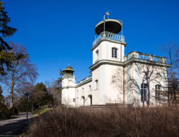 Bruchsal - Belvedere / Schießhaus - Von Außen / Von Westen - Blick auf die Süd- und Westfassade des Belvedere (ursprünglich erbaut 1756-61 nach Plänen von Leonhard Stahl) (aufgenommen im Februar 2019, am Nachmittag) Bruchsal - Belvedere / Schießhaus - Von Außen / Von Westen - Blick auf die Süd- und Westfassade des Belvedere (ursprünglich erbaut 1756-61 nach Plänen von Leonhard Stahl) (aufgenommen im Februar 2019, am Nachmittag)