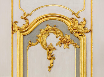 Schloss Bruchsal - Hauptbau / Corps de Logis - Beletage - Kuppelsaal - Von Osten - Blick auf einen Ausschnitt der Tür vom Kuppelsaal in den Marmorsaal, linkes Türblatt, oberes Viertel (aufgenommen im Februar 2019, am Nachmittag) Schloss Bruchsal - Hauptbau / Corps de Logis - Beletage - Kuppelsaal - Von Osten - Blick auf einen Ausschnitt der Tür vom Kuppelsaal in den Marmorsaal, linkes Türblatt, oberes Viertel (aufgenommen im Februar 2019, am Nachmittag)