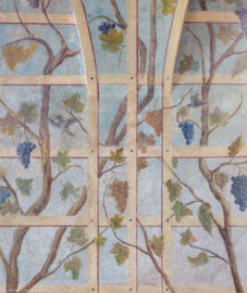 Schloss Bruchsal - Hauptbau / Corps de Logis - Erdgeschoss - Laubenzimmer - Westwand - Blick auf den mittleren Teil der Westwand mit Laubenmalereien (Malereien vermutlich von Giovanni Francesco Marchini, zwischen 1731 und 1736, weitgehend original erhalten, in den 1970er Jahren freigelegt) (aufgenommen im März 2019, um die Mittagszeit) Schloss Bruchsal - Hauptbau / Corps de Logis - Erdgeschoss - Laubenzimmer - Westwand - Blick auf den mittleren Teil der Westwand mit Laubenmalereien (Malereien vermutlich von Giovanni Francesco Marchini, zwischen 1731 und 1736, weitgehend original erhalten, in den 1970er Jahren freigelegt) (aufgenommen im März 2019, um die Mittagszeit)