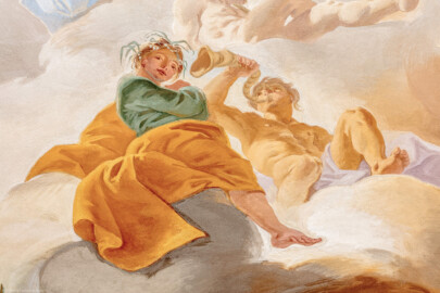 Schloss Bruchsal - Hauptbau / Corps de Logis - Beletage - Marmorsaal / Kaisersaal - Deckenfresko, Innere Zone, Mitte der Ostseite - Darstellung der Fruchtbarkeitsgöttin Ceres / Demeter mit Blütenkranz und einem Begleiter mit dem Füllhorn (Deckenfresko urspünglich gemalt 1754 von Johannes Zick, originalgetreu rekonstruiert 1971 bis 1974 von Wolfram Köberl; Stuck urspünglich von Johann Michael Feuchtmayer dem Jüngeren, rekonstruiert 1962 bis 1969 von Jakob und Josef Schnitzer) (aufgenommen im Mai 2019, am Nachmittag) Schloss Bruchsal - Hauptbau / Corps de Logis - Beletage - Marmorsaal / Kaisersaal - Deckenfresko, Innere Zone, Mitte der Ostseite - Darstellung der Fruchtbarkeitsgöttin Ceres / Demeter mit Blütenkranz und einem Begleiter mit dem Füllhorn (Deckenfresko urspünglich gemalt 1754 von Johannes Zick, originalgetreu rekonstruiert 1971 bis 1974 von Wolfram Köberl; Stuck urspünglich von Johann Michael Feuchtmayer dem Jüngeren, rekonstruiert 1962 bis 1969 von Jakob und Josef Schnitzer) (aufgenommen im Mai 2019, am Nachmittag)