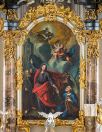 Bruchsal - Peterskirche / St. Peter - Von Innen / Von Norden - Blick von der Orgelempore auf das Altarbild des Hochaltars: "Die Schlüsselübergabe an Petrus" (Hochaltar entworfen von Balthasar Neumann und Johann Wolfgang van der Auwera, vor 1747; Altarbild gemalt von Lothar Ignaz Schweickart, 1748) (aufgenommen im Mai 2019, am Nachmittag)