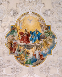 Bruchsal - Peterskirche / St. Peter - Von Innen / Von Unten - Blick in das Gewölbe des Südschiffs auf das Gemälde "Anbetung der Heiligen Dreifaltigkeit" (gemalt von Josef Mariano Kitschker, 1907 bis 1908) (aufgenommen im Juni 2019, am Nachmittag) Bruchsal - Peterskirche / St. Peter - Von Innen / Von Unten - Blick in das Gewölbe des Südschiffs auf das Gemälde "Anbetung der Heiligen Dreifaltigkeit" (gemalt von Josef Mariano Kitschker, 1907 bis 1908) (aufgenommen im Juni 2019, am Nachmittag)