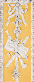 Schloss Bruchsal - Kammerflügel - Kammermusiksaal - Westwand, schmale Bahn links der nordwestlichen Tür, oben - Musikinstrumente als Stuckdekoration (Saal ursprünglich gestaltet von Joachim Günther; heute genutzt von den Bruchsaler Schlosskonzerten) (aufgenommen im Juli 2019, am Nachmittag) Schloss Bruchsal - Kammerflügel - Kammermusiksaal - Westwand, schmale Bahn links der nordwestlichen Tür, oben - Musikinstrumente als Stuckdekoration (Saal ursprünglich gestaltet von Joachim Günther; heute genutzt von den Bruchsaler Schlosskonzerten) (aufgenommen im Juli 2019, am Nachmittag)
