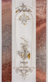 Schloss Bruchsal - Hauptbau / Corps de Logis - Beletage - Kuppelsaal, nahe nordwestlichem Fenster zum Marmorsaal - Muschelwerk (ursprünglich geschaffen von Johann Michael Feichtmayr) (aufgenommen im Juli 2019, um die Mittagszeit) Schloss Bruchsal - Hauptbau / Corps de Logis - Beletage - Kuppelsaal, nahe nordwestlichem Fenster zum Marmorsaal - Muschelwerk (ursprünglich geschaffen von Johann Michael Feichtmayr) (aufgenommen im Juli 2019, um die Mittagszeit)