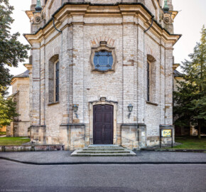Bruchsal - Peterskirche / St. Peter - Von Außen / Von Norden - Blick von der Peter-und-Paul-Straße auf das Hauptportal und das Nordschiff (aufgenommen im September 2019, am frühen Nachmittag)