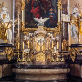Bruchsal - Peterskirche / St. Peter - Südschiff - Hochaltar - Von Norden - Blick vom Zentrum des Chors auf die Mitte des Hochaltars (Altar entworfen von Balthasar Neumann und Johann Wolfgang van der Auwera, vor 1747; Altarbild gemalt von Lothar Ignaz Schweickart, 1748) (aufgenommen im September 2019, am Nachmittag)