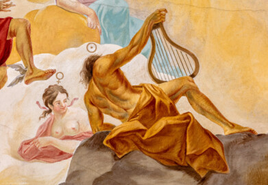 Schloss Bruchsal - Hauptbau / Corps de Logis - Beletage - Kuppelsaal - Kuppelfresko - Ausschnitt aus der nordwestlichen "himmlischen" Zone - Darstellung der Venus (links, Göttin der Liebe) und Apoll (rechts, Gott des Lichts u.a.) mit Lyra; zwei der sieben Sternbilder (urspünglich gemalt 1752 von Johannes Zick und Sohn Januarius, originalgetreu rekonstruiert 1966 von Karl Manninger) (aufgenommen im September 2019, am Nachmittag) Schloss Bruchsal - Hauptbau / Corps de Logis - Beletage - Kuppelsaal - Kuppelfresko - Ausschnitt aus der nordwestlichen "himmlischen" Zone - Darstellung der Venus (links, Göttin der Liebe) und Apoll (rechts, Gott des Lichts u.a.) mit Lyra; zwei der sieben Sternbilder (urspünglich gemalt 1752 von Johannes Zick und Sohn Januarius, originalgetreu rekonstruiert 1966 von Karl Manninger) (aufgenommen im September 2019, am Nachmittag)