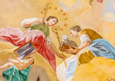 Schloss Bruchsal - Hauptbau / Corps de Logis - Beletage - Kuppelsaal - Kuppelfresko - Ausschnitt aus der nordwestlichen "himmlischen" Zone - Darstellung der göttlichen Weisheit als Frau (links) mit Sternenkranz und Putto mit Spiegel, den Bischofsstab an eine Frau (rechts) mit Buch und Lamm darauf überreichend; das Bistum Speyer wird nun von der Weisheit gelenkt (urspünglich gemalt 1752 von Johannes Zick und Sohn Januarius, originalgetreu rekonstruiert 1966 von Karl Manninger) (aufgenommen im September 2019, am Nachmittag) Schloss Bruchsal - Hauptbau / Corps de Logis - Beletage - Kuppelsaal - Kuppelfresko - Ausschnitt aus der nordwestlichen "himmlischen" Zone - Darstellung der göttlichen Weisheit als Frau (links) mit Sternenkranz und Putto mit Spiegel, den Bischofsstab an eine Frau (rechts) mit Buch und Lamm darauf überreichend; das Bistum Speyer wird nun von der Weisheit gelenkt (urspünglich gemalt 1752 von Johannes Zick und Sohn Januarius, originalgetreu rekonstruiert 1966 von Karl Manninger) (aufgenommen im September 2019, am Nachmittag)