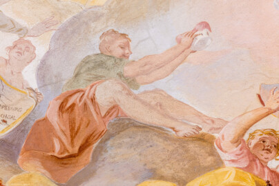 Schloss Bruchsal - Hauptbau / Corps de Logis - Beletage - Fürstensaal - Decke, Mitte, Zentrum nach Westen hin - Ausschnitt aus der westlichen mittleren inneren Zone - Darstellung einer Frau mit einem Fürstenhut (als Symbol der fürstlichen Würde, neben der geistlichen Bischofswürde des Fürstbischofs) in den ausgestreckten Händen (Deckenfresko urspünglich gemalt 1751 von Johannes Zick, originalgetreu rekonstruiert 1966 bis 1969 von Wolfram Köberl) (aufgenommen im Oktober 2019, am Nachmittag) Schloss Bruchsal - Hauptbau / Corps de Logis - Beletage - Fürstensaal - Decke, Mitte, Zentrum nach Westen hin - Ausschnitt aus der westlichen mittleren inneren Zone - Darstellung einer Frau mit einem Fürstenhut (als Symbol der fürstlichen Würde, neben der geistlichen Bischofswürde des Fürstbischofs) in den ausgestreckten Händen (Deckenfresko urspünglich gemalt 1751 von Johannes Zick, originalgetreu rekonstruiert 1966 bis 1969 von Wolfram Köberl) (aufgenommen im Oktober 2019, am Nachmittag)