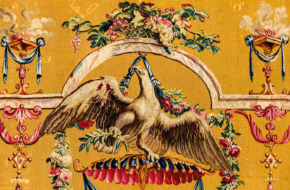 Schloss Bruchsal - Hauptbau / Corps de Logis - Von innen - Beletage - Jagdzimmer - Östliche Wand, Südseite - Ausschnitt aus der Tapisserie "Tänzerinnen vor einer Statue des Gottes Pan" aus der "Groteskenserie" (Inv.Nr. G 101; Höhe x Breite: 332,5 cm x 325 cm; hergestellt in der Werkstatt von Philippe Behagle (Vater oder Sohn) in Beauvais zwischen 1685 und 1719; Entwürfe von Jean-Baptiste Monnoyer, Guy-Louis de Vernansal, Jean-Baptiste B(e)lin de Fontenay; restauriert 1960 und nach 2007) (aufgenommen im Oktober 2019, am Nachmittag) Schloss Bruchsal - Hauptbau / Corps de Logis - Von innen - Beletage - Jagdzimmer - Östliche Wand, Südseite - Ausschnitt aus der Tapisserie "Tänzerinnen vor einer Statue des Gottes Pan" aus der "Groteskenserie" (Inv.Nr. G 101; Höhe x Breite: 332,5 cm x 325 cm; hergestellt in der Werkstatt von Philippe Behagle (Vater oder Sohn) in Beauvais zwischen 1685 und 1719; Entwürfe von Jean-Baptiste Monnoyer, Guy-Louis de Vernansal, Jean-Baptiste B(e)lin de Fontenay; restauriert 1960 und nach 2007) (aufgenommen im Oktober 2019, am Nachmittag)