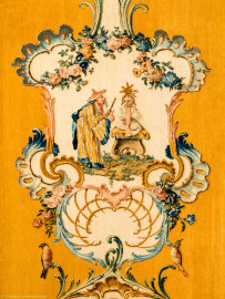 Schloss Bruchsal - Hauptbau / Corps de Logis - Beletage - Musikzimmer - Südliche Wand, ganz rechts - Ausschnitt oberhalb der Mitte aus einer Savonnerie mit chinoisen Motiven (Entwurf von Johann Martin Metz; hergestellt in der Kurkölnischen Savonneriemanufaktur in Bonn, zwischen 1758 und 1761) (aufgenommen im November 2019, um die Mittagszeit) Schloss Bruchsal - Hauptbau / Corps de Logis - Beletage - Musikzimmer - Südliche Wand, ganz rechts - Ausschnitt oberhalb der Mitte aus einer Savonnerie mit chinoisen Motiven (Entwurf von Johann Martin Metz; hergestellt in der Kurkölnischen Savonneriemanufaktur in Bonn, zwischen 1758 und 1761) (aufgenommen im November 2019, um die Mittagszeit)