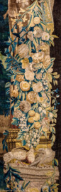 Schloss Bruchsal - Hauptbau / Corps de Logis - Beletage - Blaues Zimmer - Südliche Wand - Ausschnitt mit Blumen, Pflanzen und Vögeln aus der Bordüre (unterhalb der Mitte, rechts) aus der Tapisserie "Europa auf dem Stier" aus der Serie "Die Verwandlungen des Jupiter" (Inv.Nr. G 128; Größe 361 cm x 543 cm; Wolle und Seide; hergestellt in Flandern zwischen 1650 und 1675) (aufgenommen im November 2019, um die Mittagszeit) Schloss Bruchsal - Hauptbau / Corps de Logis - Beletage - Blaues Zimmer - Südliche Wand - Ausschnitt mit Blumen, Pflanzen und Vögeln aus der Bordüre (unterhalb der Mitte, rechts) aus der Tapisserie "Europa auf dem Stier" aus der Serie "Die Verwandlungen des Jupiter" (Inv.Nr. G 128; Größe 361 cm x 543 cm; Wolle und Seide; hergestellt in Flandern zwischen 1650 und 1675) (aufgenommen im November 2019, um die Mittagszeit)