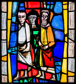 Waghäusel - Wallfahrtskirche - Von innen - Alter Chor - Nordwand  - Linkes / westliches Fenster - Von Süden - Fenster "Die Menschwerdung" - Feld "Besuch der Hirten" - Ausschnitt (rechte Bahn, zweites Feld von unten) aus dem linken Chorfenster (Entwurf von Valentin Peter Feuerstein, Neckarsteinach, 1960; Ausführung von der Glaswerkstatt Meysen, Heidelberg) (aufgenommen im Januar 2020, am späten Vormittag)