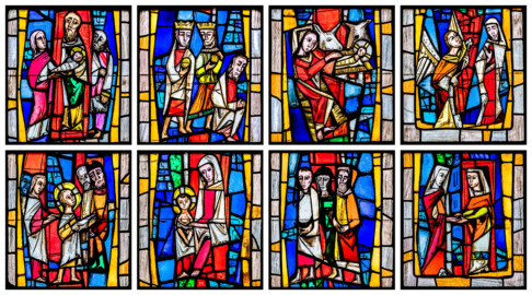 Waghäusel - Wallfahrtskirche - Von innen - Alter Chor - Nordwand  - Linkes / westliches Fenster - Von Süden - Fenster "Die Menschwerdung" - Collage aus allen Feldern des linken Chorfensters (obere Zeile entspricht linker, untere Zeile entspricht rechter Bahn des Fensters) (Entwurf von Valentin Peter Feuerstein, Neckarsteinach, 1960; Ausführung von der Glaswerkstatt Meysen, Heidelberg) (aufgenommen im Januar 2020, am späten Vormittag)