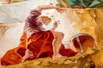 Schloss Bruchsal - Hauptbau / Corps de Logis - Beletage - Marmorsaal / Kaisersaal - Deckenfresko, äußere Zone, nordöstlich des Zentrums - Von Südwesten - Ausschnitt aus dem Ewigen Göttermahl im Olymp - Darstellung eines Paukenspielers (Deckenfresko urspünglich gemalt 1754 von Johannes Zick, originalgetreu rekonstruiert 1971 bis 1974 von Wolfram Köberl; Stuck urspünglich von Johann Michael Feuchtmayer dem Jüngeren, rekonstruiert 1962 bis 1969 von Jakob und Josef Schnitzer) (aufgenommen im Januar 2020, am Nachmittag) Schloss Bruchsal - Hauptbau / Corps de Logis - Beletage - Marmorsaal / Kaisersaal - Deckenfresko, äußere Zone, nordöstlich des Zentrums - Von Südwesten - Ausschnitt aus dem Ewigen Göttermahl im Olymp - Darstellung eines Paukenspielers (Deckenfresko urspünglich gemalt 1754 von Johannes Zick, originalgetreu rekonstruiert 1971 bis 1974 von Wolfram Köberl; Stuck urspünglich von Johann Michael Feuchtmayer dem Jüngeren, rekonstruiert 1962 bis 1969 von Jakob und Josef Schnitzer) (aufgenommen im Januar 2020, am Nachmittag)