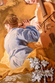 Schloss Bruchsal - Hauptbau / Corps de Logis - Beletage - Marmorsaal / Kaisersaal - Deckenfresko, äußere Zone, nordöstlich des Zentrums - Von Südwesten - Ausschnitt aus dem Ewigen Göttermahl im Olymp - Darstellung zweier Frauen mit Cello und Querflöte (Deckenfresko urspünglich gemalt 1754 von Johannes Zick, originalgetreu rekonstruiert 1971 bis 1974 von Wolfram Köberl; Stuck urspünglich von Johann Michael Feuchtmayer dem Jüngeren, rekonstruiert 1962 bis 1969 von Jakob und Josef Schnitzer) (aufgenommen im Januar 2020, am Nachmittag) Schloss Bruchsal - Hauptbau / Corps de Logis - Beletage - Marmorsaal / Kaisersaal - Deckenfresko, äußere Zone, nordöstlich des Zentrums - Von Südwesten - Ausschnitt aus dem Ewigen Göttermahl im Olymp - Darstellung zweier Frauen mit Cello und Querflöte (Deckenfresko urspünglich gemalt 1754 von Johannes Zick, originalgetreu rekonstruiert 1971 bis 1974 von Wolfram Köberl; Stuck urspünglich von Johann Michael Feuchtmayer dem Jüngeren, rekonstruiert 1962 bis 1969 von Jakob und Josef Schnitzer) (aufgenommen im Januar 2020, am Nachmittag)