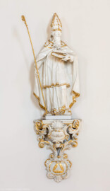 Bruchsal - Peterskirche / St. Peter - Chor, Ostseite - Von Westen - Blick auf eine Figur eines Zunftheiligen, St. Ulrich von Augsburg (890-973, von 923 bis 973 Bischof von Augsburg) und dem Zunftschild der Weber (aufgenommen im April 2020, am Nachmittag)