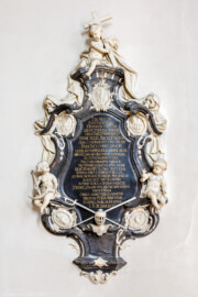 Bruchsal - Peterskirche / St. Peter - Östliches Querschiff, Nordseite - Blick auf das Epitaph für Franz Albert, Freiherr von Radehausen (aufgenommen im April 2020, am Nachmittag)