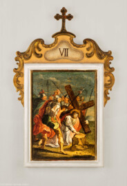 Bruchsal - Peterskirche / St. Peter - Nördliches Längsschiff / westliches Querschiff - Bilderzyklus "Kreuzweg" - Kreuzwegstation VII "Jesus fällt zum zweiten Mal unter dem Kreuz" (Kreuzwegstation XIV signiert mit "Ebenhöch", gemalt wohl um 1725, 1963 in St. Peter aufgehängt) (aufgenommen im Mai 2020, am Nachmittag)