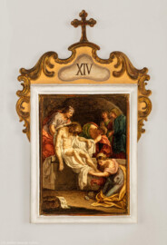 Bruchsal - Peterskirche / St. Peter - Nördliches Längsschiff / westliches Querschiff - Bilderzyklus "Kreuzweg" - Kreuzwegstation XIV "Der heilige Leichnam Jesu wird in das Grab gelegt" (Kreuzwegstation XIV signiert mit "Ebenhöch", gemalt wohl um 1725, 1963 in St. Peter aufgehängt) (aufgenommen im Mai 2020, am späten Nachmittag) Bruchsal - Peterskirche / St. Peter - Nördliches Längsschiff / westliches Querschiff - Bilderzyklus "Kreuzweg" - Kreuzwegstation XIV "Der heilige Leichnam Jesu wird in das Grab gelegt" (Kreuzwegstation XIV signiert mit "Ebenhöch", gemalt wohl um 1725, 1963 in St. Peter aufgehängt) (aufgenommen im Mai 2020, am späten Nachmittag)