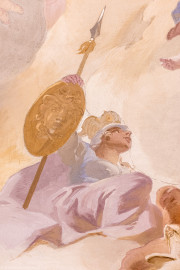 Schloss Bruchsal - Hauptbau / Corps de Logis - Beletage - Marmorsaal / Kaisersaal - Deckenfresko, äußere Zone, nordwestlich des Zentrums der Decke - Darstellung der Athene, Göttin der Weisheit, des Kampfes, der Kunst u.v., mit Federhelm, Lanze und Schild (Deckenfresko urspünglich gemalt 1754 von Johannes Zick, originalgetreu rekonstruiert 1971 bis 1974 von Wolfram Köberl; Stuck urspünglich von Johann Michael Feuchtmayer dem Jüngeren, rekonstruiert 1962 bis 1969 von Jakob und Josef Schnitzer) (aufgenommen im August 2020, am frühen Nachmittag) Schloss Bruchsal - Hauptbau / Corps de Logis - Beletage - Marmorsaal / Kaisersaal - Deckenfresko, äußere Zone, nordwestlich des Zentrums der Decke - Darstellung der Athene, Göttin der Weisheit, des Kampfes, der Kunst u.v., mit Federhelm, Lanze und Schild (Deckenfresko urspünglich gemalt 1754 von Johannes Zick, originalgetreu rekonstruiert 1971 bis 1974 von Wolfram Köberl; Stuck urspünglich von Johann Michael Feuchtmayer dem Jüngeren, rekonstruiert 1962 bis 1969 von Jakob und Josef Schnitzer) (aufgenommen im August 2020, am frühen Nachmittag)