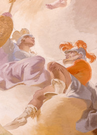 Schloss Bruchsal - Hauptbau / Corps de Logis - Beletage - Marmorsaal / Kaisersaal - Deckenfresko, äußere Zone, nordwestlich des Zentrums der Decke - Links: Darstellung der Athene, Göttin der Weisheit, des Kampfes, der Kunst u.v., mit Federhelm, Lanze und Schild; rechts: Darstellung des Kriegsgotts Mars, mit Federhelm (Deckenfresko urspünglich gemalt 1754 von Johannes Zick, originalgetreu rekonstruiert 1971 bis 1974 von Wolfram Köberl; Stuck urspünglich von Johann Michael Feuchtmayer dem Jüngeren, rekonstruiert 1962 bis 1969 von Jakob und Josef Schnitzer) (aufgenommen im August 2020, am frühen Nachmittag) Schloss Bruchsal - Hauptbau / Corps de Logis - Beletage - Marmorsaal / Kaisersaal - Deckenfresko, äußere Zone, nordwestlich des Zentrums der Decke - Links: Darstellung der Athene, Göttin der Weisheit, des Kampfes, der Kunst u.v., mit Federhelm, Lanze und Schild; rechts: Darstellung des Kriegsgotts Mars, mit Federhelm (Deckenfresko urspünglich gemalt 1754 von Johannes Zick, originalgetreu rekonstruiert 1971 bis 1974 von Wolfram Köberl; Stuck urspünglich von Johann Michael Feuchtmayer dem Jüngeren, rekonstruiert 1962 bis 1969 von Jakob und Josef Schnitzer) (aufgenommen im August 2020, am frühen Nachmittag)