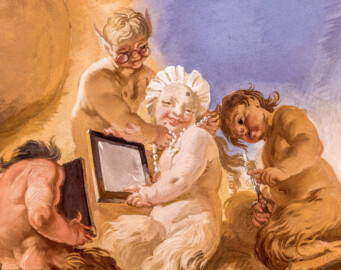 Schloss Bruchsal - Hauptbau / Corps de Logis - Beletage - Marmorsaal / Kaisersaal - Deckenfresko, äußere Zone, nordwestlich des Zentrums der Decke - Darstellung der Eitelkeit, mit einer Perlenkette um den Hals und einem Spiegel in der Hand, umgeben von drei Satyrn (mit Spiegel, Brille und Brennschere) (Deckenfresko urspünglich gemalt 1754 von Johannes Zick, originalgetreu rekonstruiert 1971 bis 1974 von Wolfram Köberl; Stuck urspünglich von Johann Michael Feuchtmayer dem Jüngeren, rekonstruiert 1962 bis 1969 von Jakob und Josef Schnitzer) (aufgenommen im August 2020, am frühen Nachmittag) Schloss Bruchsal - Hauptbau / Corps de Logis - Beletage - Marmorsaal / Kaisersaal - Deckenfresko, äußere Zone, nordwestlich des Zentrums der Decke - Darstellung der Eitelkeit, mit einer Perlenkette um den Hals und einem Spiegel in der Hand, umgeben von drei Satyrn (mit Spiegel, Brille und Brennschere) (Deckenfresko urspünglich gemalt 1754 von Johannes Zick, originalgetreu rekonstruiert 1971 bis 1974 von Wolfram Köberl; Stuck urspünglich von Johann Michael Feuchtmayer dem Jüngeren, rekonstruiert 1962 bis 1969 von Jakob und Josef Schnitzer) (aufgenommen im August 2020, am frühen Nachmittag)