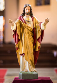 Waghäusel - Wallfahrtskirche - Von innen - Alter Chor - Blick auf eine Christusfigur (aufgenommen im September 2020, am späten Nachmittag)