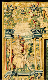 Schloss Bruchsal - Hauptbau / Corps de Logis - Von innen - Beletage - Gelbes Zimmer - Ostwand, nördliche Seite - Ausschnitt (linke obere Ecke der Bordüre) aus der Tapisserie "David besänftigt Saul mit Saitenspiel" der sechsteiligen Folge mit Szenen aus dem Alten Testament (hier: Episode aus der Geschichte Davids, 1. Buch Samuel, Kapitel 18; Inv.Nr. G 115; Höhe x Breite: 274 cm x 328 cm; hergestellt von Martin II Reymbouts in Brüssel, um 1600; restauriert 1965/66 und nach 2007) (aufgenommen im Oktober 2020, am Nachmittag) Schloss Bruchsal - Hauptbau / Corps de Logis - Von innen - Beletage - Gelbes Zimmer - Ostwand, nördliche Seite - Ausschnitt (linke obere Ecke der Bordüre) aus der Tapisserie "David besänftigt Saul mit Saitenspiel" der sechsteiligen Folge mit Szenen aus dem Alten Testament (hier: Episode aus der Geschichte Davids, 1. Buch Samuel, Kapitel 18; Inv.Nr. G 115; Höhe x Breite: 274 cm x 328 cm; hergestellt von Martin II Reymbouts in Brüssel, um 1600; restauriert 1965/66 und nach 2007) (aufgenommen im Oktober 2020, am Nachmittag)