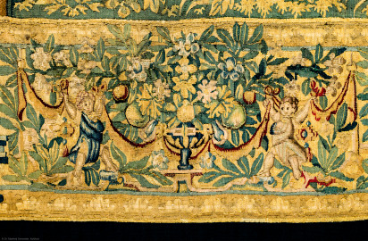 Schloss Bruchsal - Hauptbau / Corps de Logis - Von innen - Beletage - Gelbes Zimmer - Ostwand, nördliche Seite - Ausschnitt (untere Bordüre, ganz links) aus der Tapisserie "David besänftigt Saul mit Saitenspiel" der sechsteiligen Folge mit Szenen aus dem Alten Testament (hier: Episode aus der Geschichte Davids, 1. Buch Samuel, Kapitel 18; Inv.Nr. G 115; Höhe x Breite: 274 cm x 328 cm; hergestellt von Martin II Reymbouts in Brüssel, um 1600; restauriert 1965/66 und nach 2007) (aufgenommen im November 2020, am späten Vormittag) Schloss Bruchsal - Hauptbau / Corps de Logis - Von innen - Beletage - Gelbes Zimmer - Ostwand, nördliche Seite - Ausschnitt (untere Bordüre, ganz links) aus der Tapisserie "David besänftigt Saul mit Saitenspiel" der sechsteiligen Folge mit Szenen aus dem Alten Testament (hier: Episode aus der Geschichte Davids, 1. Buch Samuel, Kapitel 18; Inv.Nr. G 115; Höhe x Breite: 274 cm x 328 cm; hergestellt von Martin II Reymbouts in Brüssel, um 1600; restauriert 1965/66 und nach 2007) (aufgenommen im November 2020, am späten Vormittag)