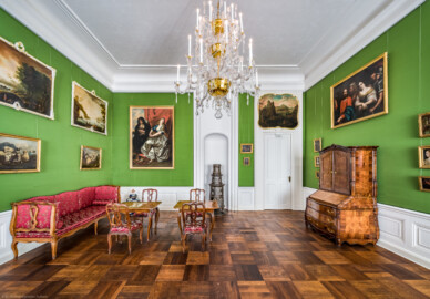 Schloss Bruchsal - Hauptbau / Corps de Logis - Von innen - Beletage - Galeriezimmer - Von Osten - Blick nach Westen in das Galeriezimmer (aufgenommen im November 2020, am späten Vormittag) Schloss Bruchsal - Hauptbau / Corps de Logis - Von innen - Beletage - Galeriezimmer - Von Osten - Blick nach Westen in das Galeriezimmer (aufgenommen im November 2020, am späten Vormittag)