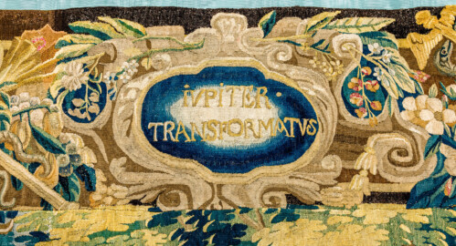 Schloss Bruchsal - Hauptbau / Corps de Logis - Von innen - Beletage - Blaues Zimmer - Nördliche Wand - Ausschnitt (Bordüre, oben, Mitte) aus der Tapisserie "Leda mit dem Schwan" aus der Serie "Die Verwandlungen des Jupiter" (hergestellt in Flandern zwischen 1650 und 1675; Inv.Nr. G 126; Höhe x Breite 344 cm x 352 cm; restauriert 1963 und nach 2007) (aufgenommen im Dezember 2020, am Nachmittag) Schloss Bruchsal - Hauptbau / Corps de Logis - Von innen - Beletage - Blaues Zimmer - Nördliche Wand - Ausschnitt (Bordüre, oben, Mitte) aus der Tapisserie "Leda mit dem Schwan" aus der Serie "Die Verwandlungen des Jupiter" (hergestellt in Flandern zwischen 1650 und 1675; Inv.Nr. G 126; Höhe x Breite 344 cm x 352 cm; restauriert 1963 und nach 2007) (aufgenommen im Dezember 2020, am Nachmittag)