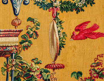 Schloss Bruchsal - Hauptbau / Corps de Logis - Von innen - Beletage - Jagdzimmer - Östliche Wand, Nordseite - Ausschnitt aus der Tapisserie "Bacchus" aus der "Groteskenserie" (Inv.Nr. G 105; Höhe x Breite: 341 cm x 285 cm; hergestellt in der Werkstatt von Philippe Behagle (Vater oder Sohn) in Beauvais zwischen 1685 und 1719; Entwürfe von Jean-Baptiste Monnoyer, Guy-Louis de Vernansal, Jean-Baptiste B(e)lin de Fontenay; restauriert 1960 und nach 2007) (aufgenommen im Februar 2021, am frühen Nachmittag) Schloss Bruchsal - Hauptbau / Corps de Logis - Von innen - Beletage - Jagdzimmer - Östliche Wand, Nordseite - Ausschnitt aus der Tapisserie "Bacchus" aus der "Groteskenserie" (Inv.Nr. G 105; Höhe x Breite: 341 cm x 285 cm; hergestellt in der Werkstatt von Philippe Behagle (Vater oder Sohn) in Beauvais zwischen 1685 und 1719; Entwürfe von Jean-Baptiste Monnoyer, Guy-Louis de Vernansal, Jean-Baptiste B(e)lin de Fontenay; restauriert 1960 und nach 2007) (aufgenommen im Februar 2021, am frühen Nachmittag)