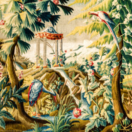 Schloss Bruchsal - Hauptbau / Corps de Logis - Von innen - Beletage - Vorzimmer - Nördliche Wand, Ostseite - Ausschnitt aus der Tapisserie "Ausblick auf einen Tempel mit Glocke" aus der fünfteiligen Folge "Exotische Landschaften" (Inv.Nr. G 133; Höhe x Breite: 289 cm x 311 cm; Marke / Signatur: DAVBVSSON.RAYNAV[D]; hergestellt in der Manufacture Royale d'Aubusson, Ateliers Reynaud und Pierre Couloudon, 2. Viertel / Mitte 18. Jahrhundert; restauriert 1908, 1959 und nach 2007) (aufgenommen im März 2021, am Nachmittag)