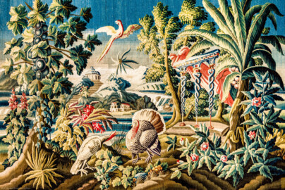 Schloss Bruchsal - Hauptbau / Corps de Logis - Von innen - Beletage - Vorzimmer - Südliche Wand - Ausschnitt (ohne Bordüre) aus der Tapisserie "Landschaft mit Truthahnpaar" aus der fünfteiligen Folge "Exotische Landschaften" (Inv.Nr. G 135; Höhe x Breite: 302 cm x 422 cm; Marke / Signatur: keine; hergestellt in der Manufacture Royale d'Aubusson, Ateliers Reynaud und Pierre Couloudon, 2. Viertel / Mitte 18. Jahrhundert; restauriert 1959 und 2021) (aufgenommen im März 2021, am späten Vormittag) Schloss Bruchsal - Hauptbau / Corps de Logis - Von innen - Beletage - Vorzimmer - Südliche Wand - Ausschnitt (ohne Bordüre) aus der Tapisserie "Landschaft mit Truthahnpaar" aus der fünfteiligen Folge "Exotische Landschaften" (Inv.Nr. G 135; Höhe x Breite: 302 cm x 422 cm; Marke / Signatur: keine; hergestellt in der Manufacture Royale d'Aubusson, Ateliers Reynaud und Pierre Couloudon, 2. Viertel / Mitte 18. Jahrhundert; restauriert 1959 und 2021) (aufgenommen im März 2021, am späten Vormittag)