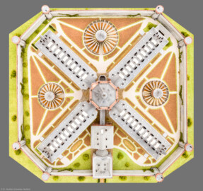 Städtisches Museum Bruchsal - Schloss Bruchsal - Hauptbau / Corps de Logis - Nördlicher Raum, Bereich Strafvollzug in Bruchsal - Aufsicht auf das Modell des Bruchsaler Zellengefängnisses (Länge & Breite: ca. 125 cm; Maßstab 1:130. Das Modell wurde um 1910 von einem Sträfling aus Karton und Papier hergestellt. Die Bemalung wurde erst in späteren Jahren durchgeführt.) (aufgenommen im März 2021, am Nachmittag) Städtisches Museum Bruchsal - Schloss Bruchsal - Hauptbau / Corps de Logis - Nördlicher Raum, Bereich Strafvollzug in Bruchsal - Aufsicht auf das Modell des Bruchsaler Zellengefängnisses (Länge & Breite: ca. 125 cm; Maßstab 1:130. Das Modell wurde um 1910 von einem Sträfling aus Karton und Papier hergestellt. Die Bemalung wurde erst in späteren Jahren durchgeführt.) (aufgenommen im März 2021, am Nachmittag)