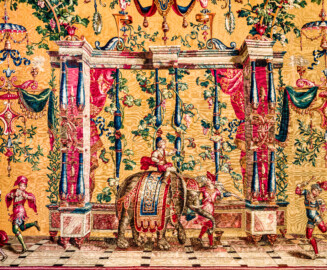 Schloss Bruchsal - Hauptbau / Corps de Logis - Von innen - Beletage - Jagdzimmer - Südliche Wand, rechte Seite - Ausschnitt aus der Tapisserie "Elefantentreiber" aus der "Groteskenserie" (Inv.Nr. G 106; Höhe x Breite 337 cm x 358 cm; hergestellt in der Werkstatt von Philippe Behagle (Vater oder Sohn) in Beauvais zwischen 1685 und 1719; Entwürfe von Jean-Baptiste Monnoyer, Guy-Louis de Vernansal, Jean-Baptiste B(e)lin de Fontenay; restauriert 1960 und nach 2007) (aufgenommen im März 2021, am späten Vormittag) Schloss Bruchsal - Hauptbau / Corps de Logis - Von innen - Beletage - Jagdzimmer - Südliche Wand, rechte Seite - Ausschnitt aus der Tapisserie "Elefantentreiber" aus der "Groteskenserie" (Inv.Nr. G 106; Höhe x Breite 337 cm x 358 cm; hergestellt in der Werkstatt von Philippe Behagle (Vater oder Sohn) in Beauvais zwischen 1685 und 1719; Entwürfe von Jean-Baptiste Monnoyer, Guy-Louis de Vernansal, Jean-Baptiste B(e)lin de Fontenay; restauriert 1960 und nach 2007) (aufgenommen im März 2021, am späten Vormittag)