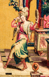 Schloss Bruchsal - Hauptbau / Corps de Logis - Von innen - Beletage - Jagdzimmer - Östliche Wand, Südseite - Ausschnitt aus der Tapisserie "Tänzerinnen vor einer Statue des Gottes Pan" aus der "Groteskenserie" (Inv.Nr. G 101; Höhe x Breite: 332,5 cm x 325 cm; hergestellt in der Werkstatt von Philippe Behagle (Vater oder Sohn) in Beauvais zwischen 1685 und 1719; Entwürfe von Jean-Baptiste Monnoyer, Guy-Louis de Vernansal, Jean-Baptiste B(e)lin de Fontenay; restauriert 1960 und nach 2007) (aufgenommen im März 2021, am Nachmittag) Schloss Bruchsal - Hauptbau / Corps de Logis - Von innen - Beletage - Jagdzimmer - Östliche Wand, Südseite - Ausschnitt aus der Tapisserie "Tänzerinnen vor einer Statue des Gottes Pan" aus der "Groteskenserie" (Inv.Nr. G 101; Höhe x Breite: 332,5 cm x 325 cm; hergestellt in der Werkstatt von Philippe Behagle (Vater oder Sohn) in Beauvais zwischen 1685 und 1719; Entwürfe von Jean-Baptiste Monnoyer, Guy-Louis de Vernansal, Jean-Baptiste B(e)lin de Fontenay; restauriert 1960 und nach 2007) (aufgenommen im März 2021, am Nachmittag)